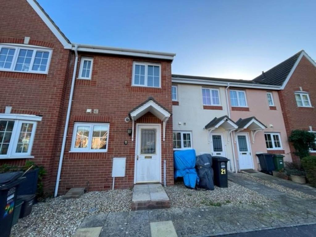 Ellis Park, St 2 bed house £895 pcm (£207 pw)
