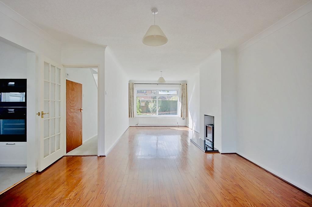 Orchard Close, Rushwick, Worcester, WR2 3 bed semidetached house £1,150 pcm (£265 pw)