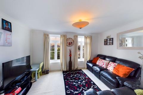 4 bedroom property for sale - Sutton