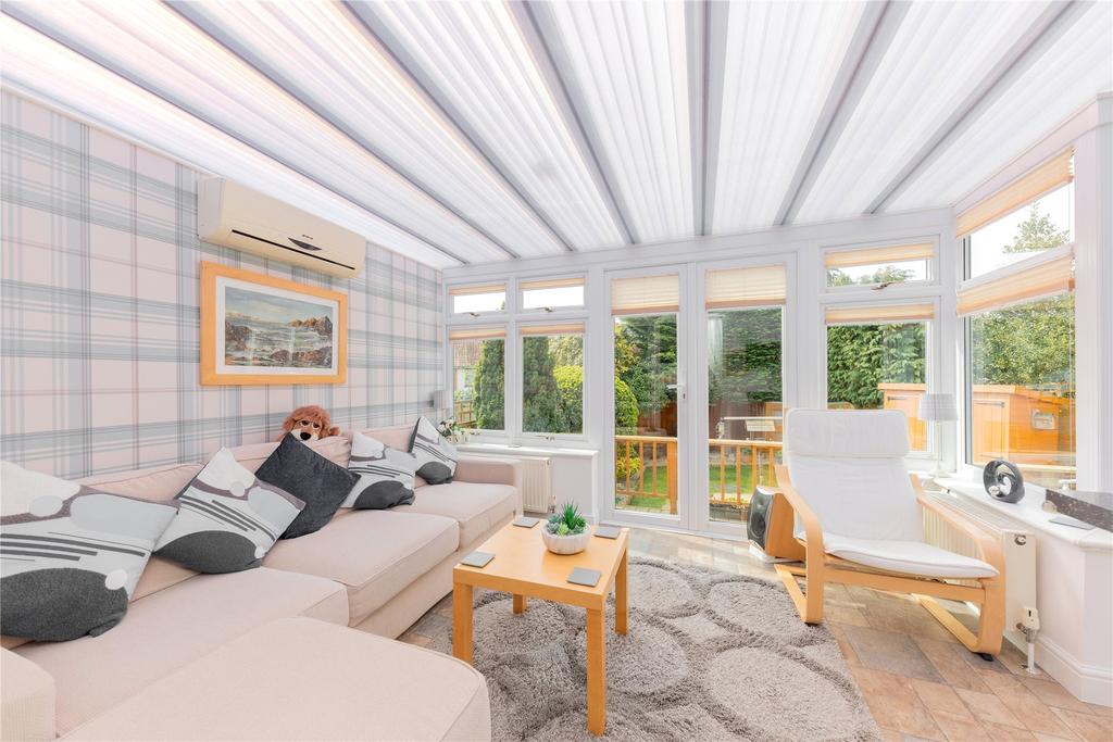 Clent Road, Reading, Berkshire, RG2 3 bed semidetached house £1,750