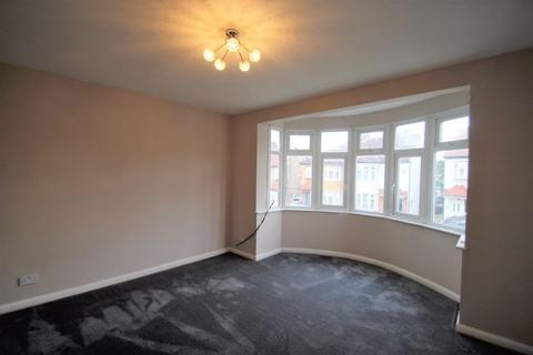 1 bedroom apartment to rent, Beaumont Avenue, Harrow