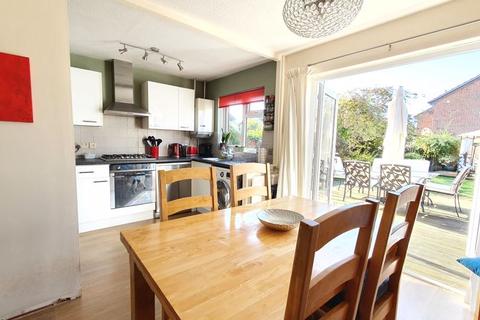 15 Farmington Close, Abbeymead, Gloucester, GL4 4XA