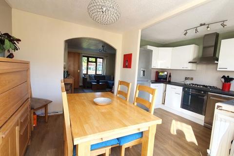 15 Farmington Close, Abbeymead, Gloucester, GL4 4XA
