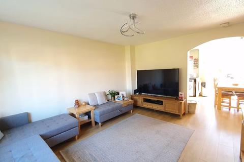 15 Farmington Close, Abbeymead, Gloucester, GL4 4XA