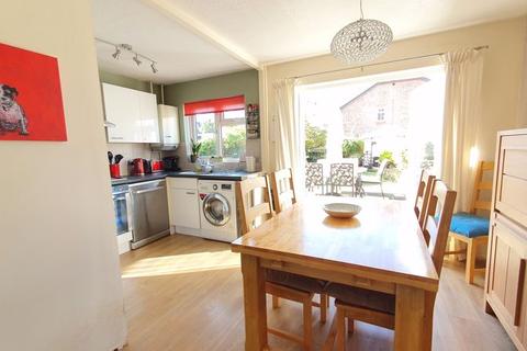 15 Farmington Close, Abbeymead, Gloucester, GL4 4XA