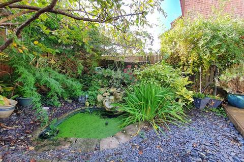 15 Farmington Close, Abbeymead, Gloucester, GL4 4XA