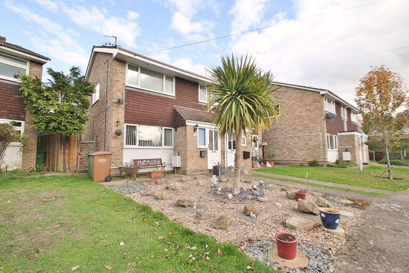 Swinstead Court, Chalgrove 3 bed semidetached house for sale £365,000
