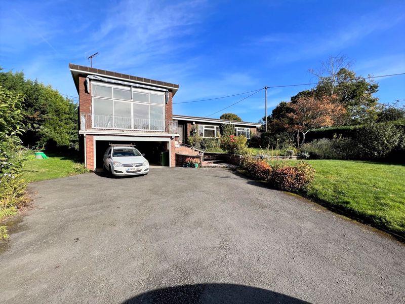 Tillington Road, Hereford 3 bed detached bungalow to rent £1,150 pcm
