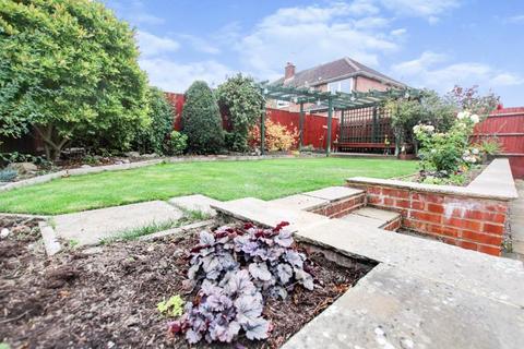 1 Elm Grove, Kidlington, OX5 1DR