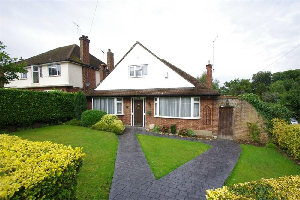 St Peters Way, Chorleywood, Rickmansworth, WD3 3 bed detached bungalow