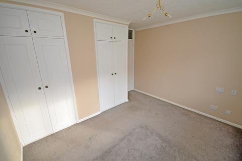 3 bedroom bungalow for sale - Sandringham Way, Frimley, Camberley, GU16