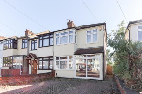 3 bedroom semi-detached house for sale, Primrose Glen, Hornchurch