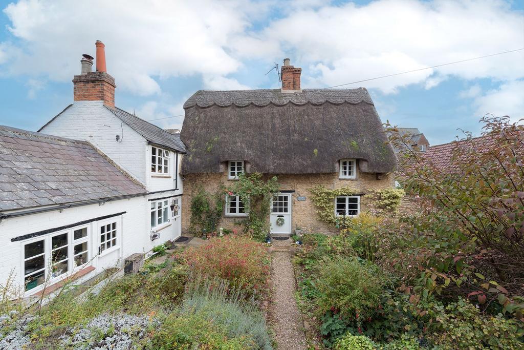 The Moor, Carlton, Bedfordshire, MK43 3 bed detached house £635,000