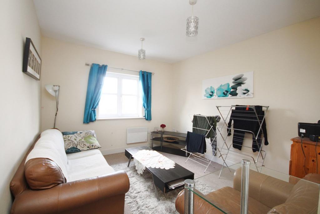 Regency Square, Warrington, WA5 2 bed apartment £100,000