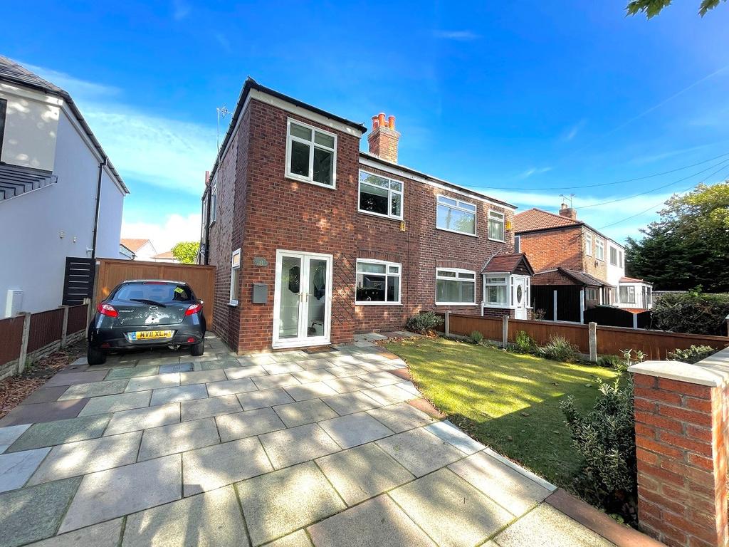 Sealand Avenue, Formby, Liverpool, L37 3 bed semidetached house £315,000