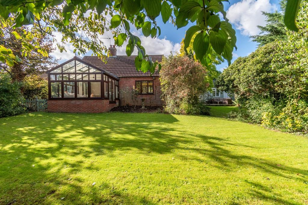 Highfield Close, Great Ryburgh, NR21 3 bed detached bungalow £400,000