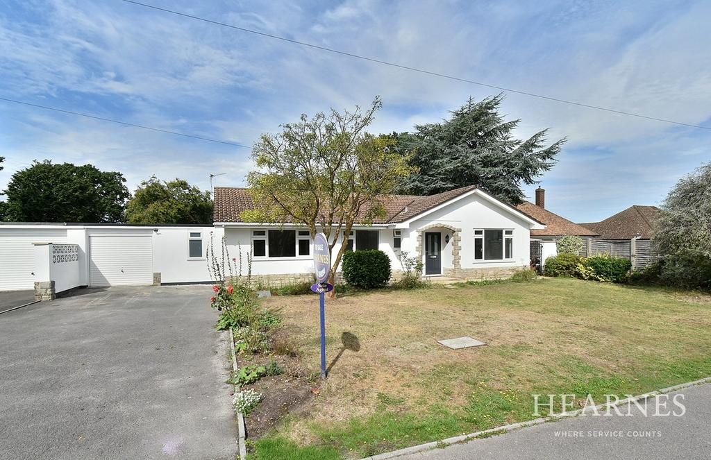 Church Road, Ferndown, BH22 3 bed detached bungalow £685,000