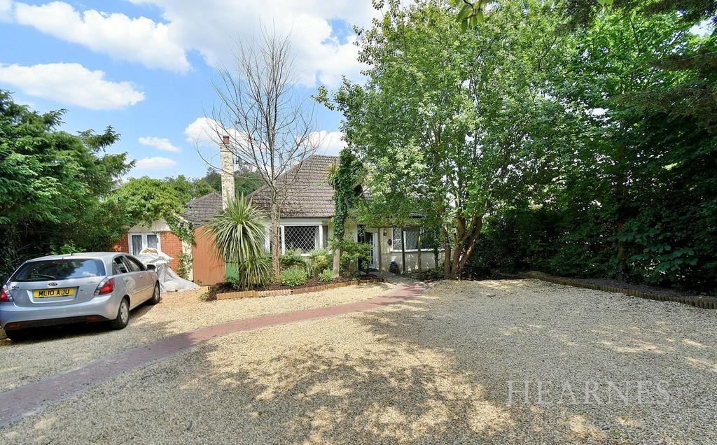 Magna Road, Bournemouth, BH11 3 bed detached bungalow for sale £550,000