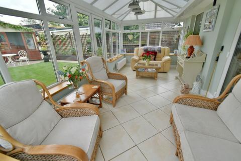 38 Compton Crescent, West Moors, Ferndown, BH22 0BZ