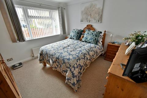 38 Compton Crescent, West Moors, Ferndown, BH22 0BZ