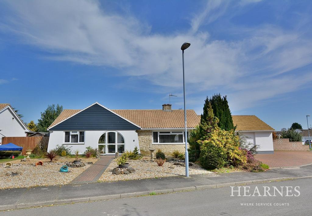 Fairways, Ferndown, BH22 3 bed detached bungalow £600,000