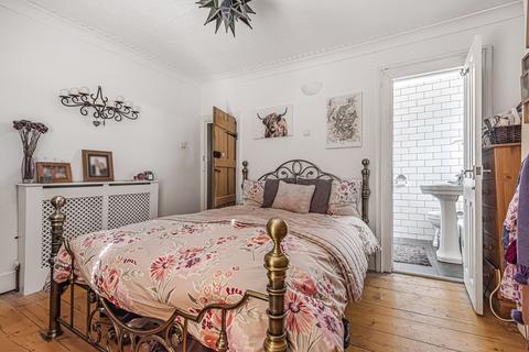 126 Ampthill Road, Shefford, SG17 5BH