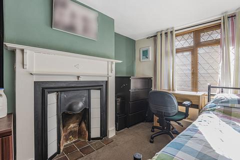 126 Ampthill Road, Shefford, SG17 5BH