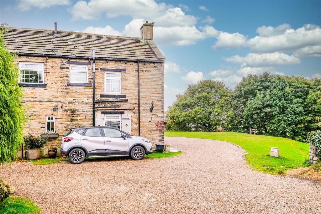 Chapel Street, Norwood Green, Halifax 1 bed cottage £250,000