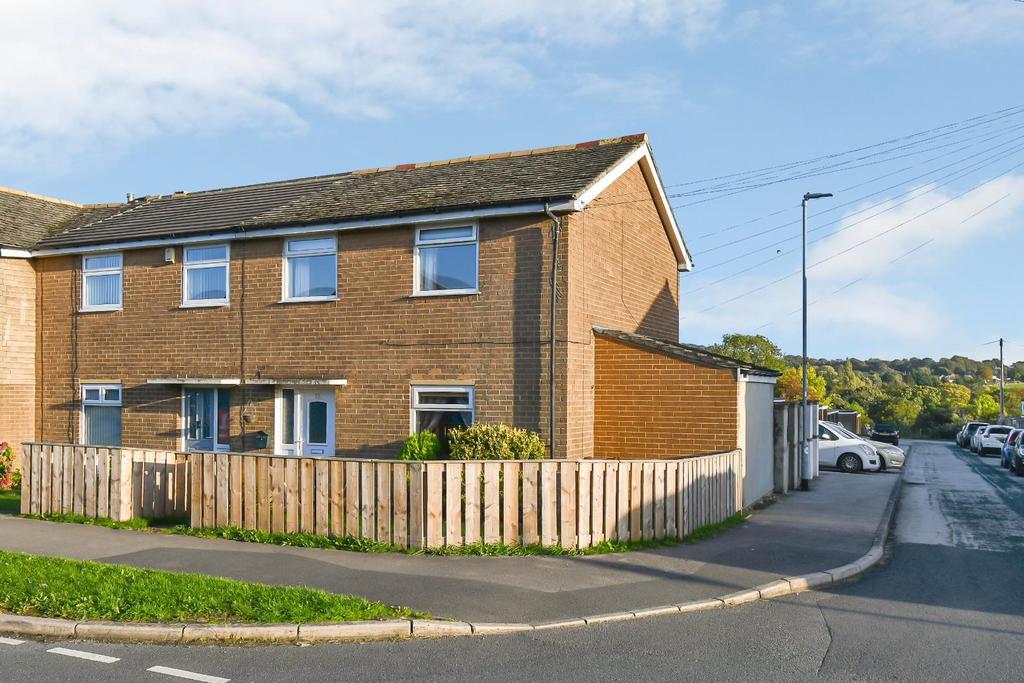 Greenlea Avenue, Yeadon, Leeds 3 bed end of terrace house £219,950