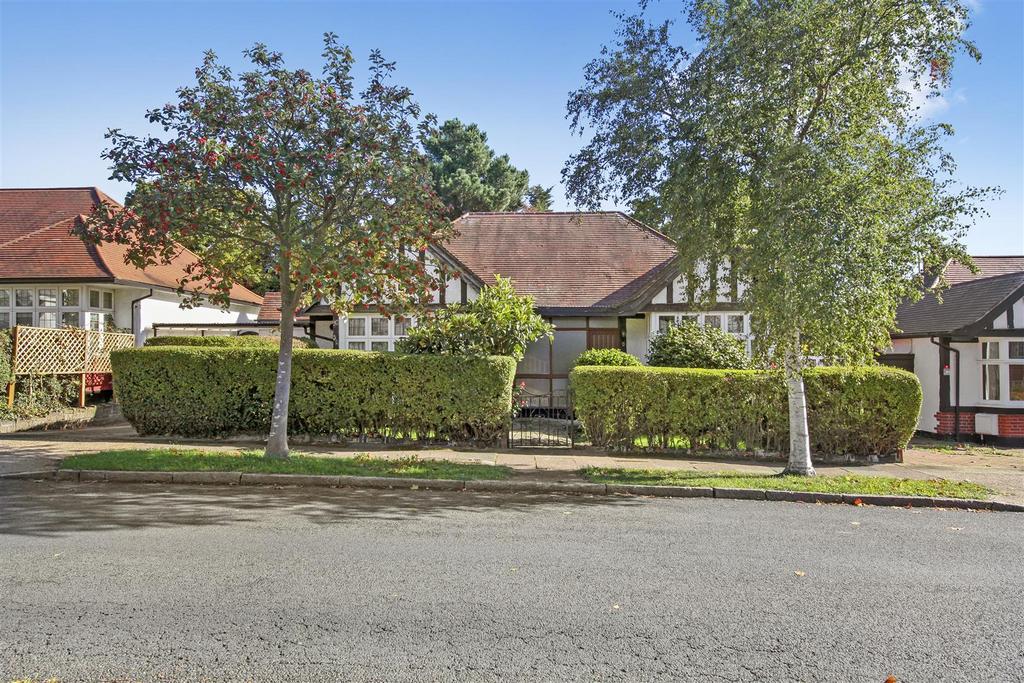 Barn Hill, Wembley 4 bed detached bungalow for sale £1,000,000
