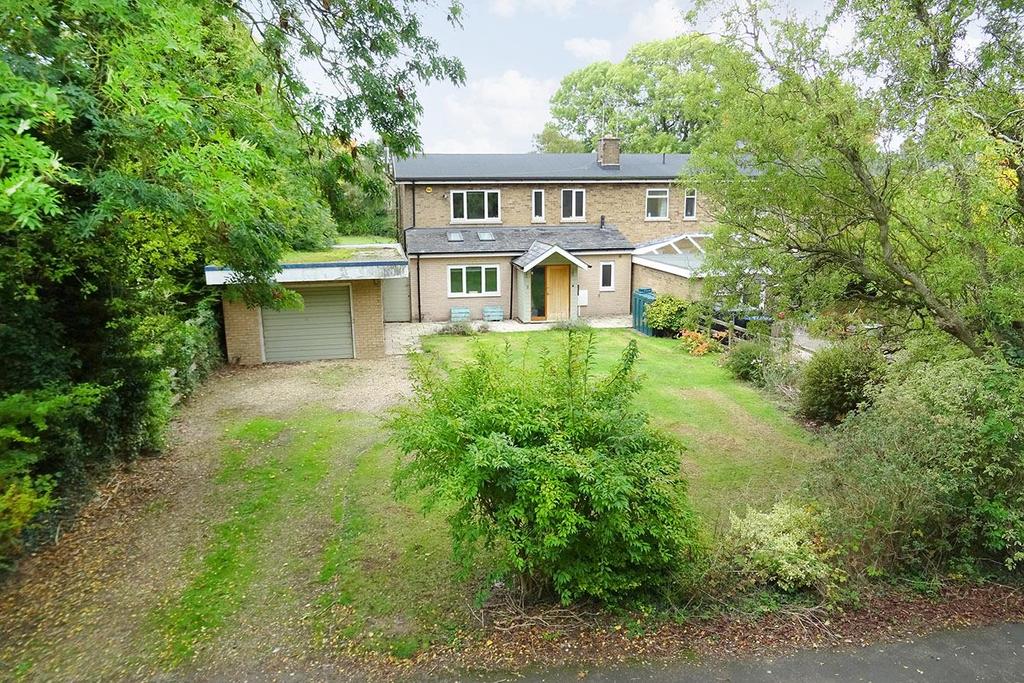 Churchill Drive, Upper Bruntingthorpe, Lutterworth 3 bed end of terrace