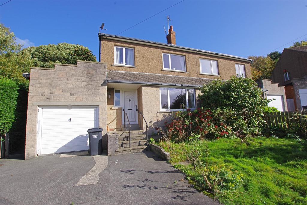 Scholey Road, Rastrick 3 bed semidetached house for sale £200,000