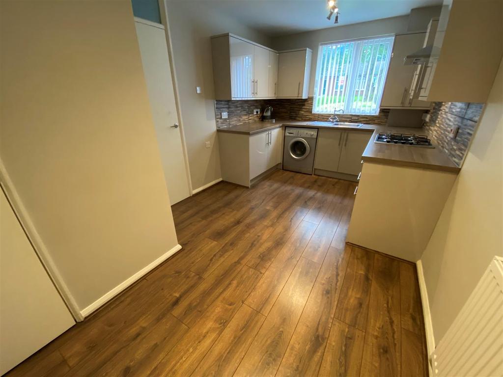 4 Lomond Road, Sedgley 3 bed terraced house £795 pcm (£183 pw)