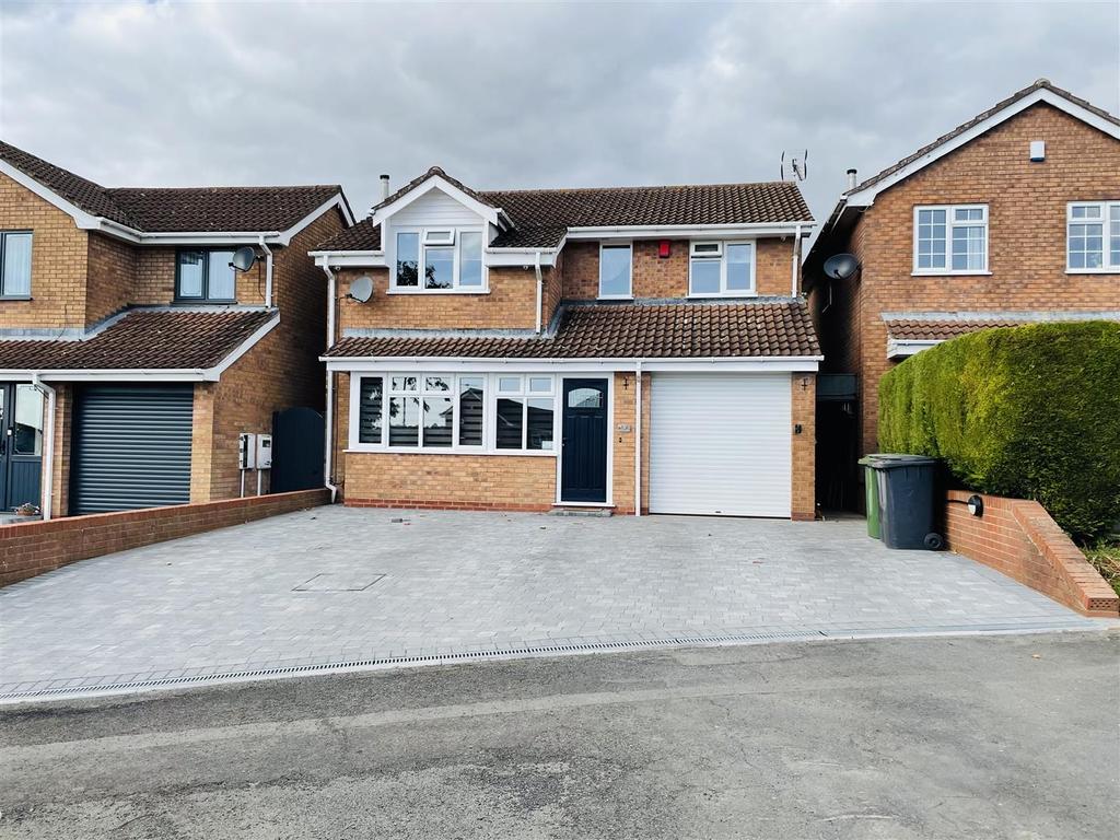 Sheridan Drive, Galley Common 4 bed detached house for sale £350,000