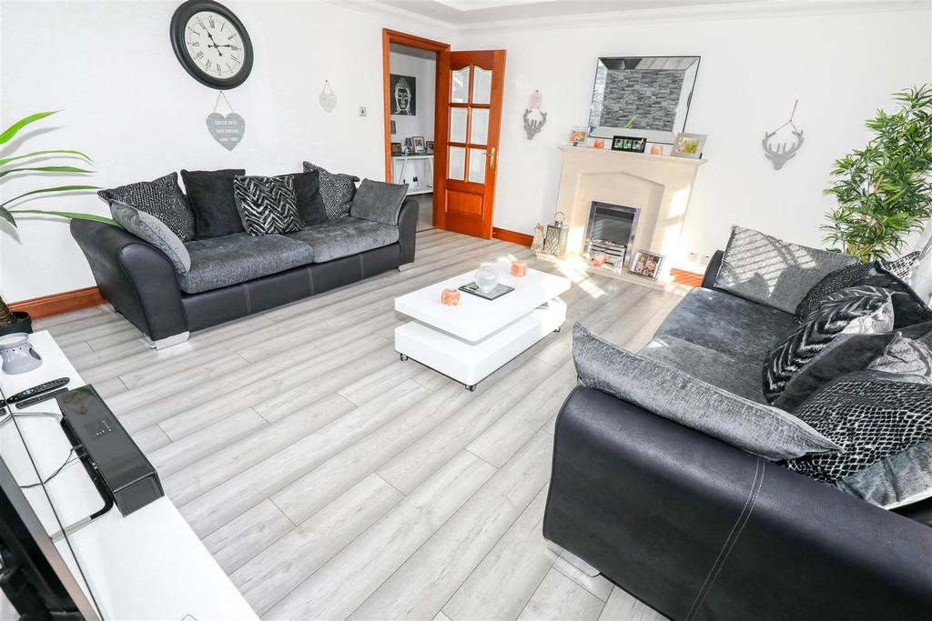 Beechwood Court, Glenrothes 5 bed detached house £329,995
