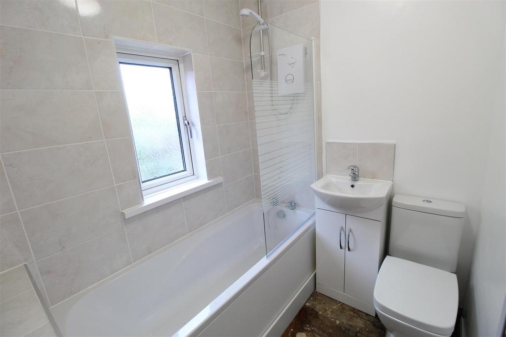 Regent Crescent, New Lodge, Barnsley... 2 bed end of terrace house £110,000