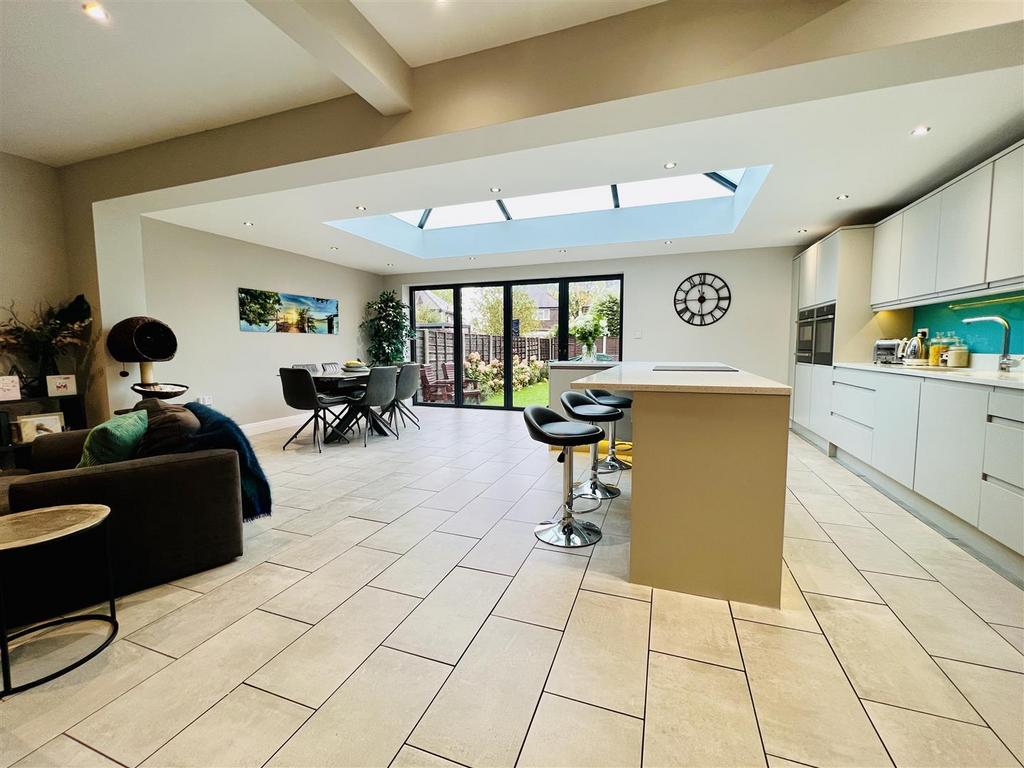 Beeston Avenue, Timperley, Altrincham 4 bed semidetached house £650,000