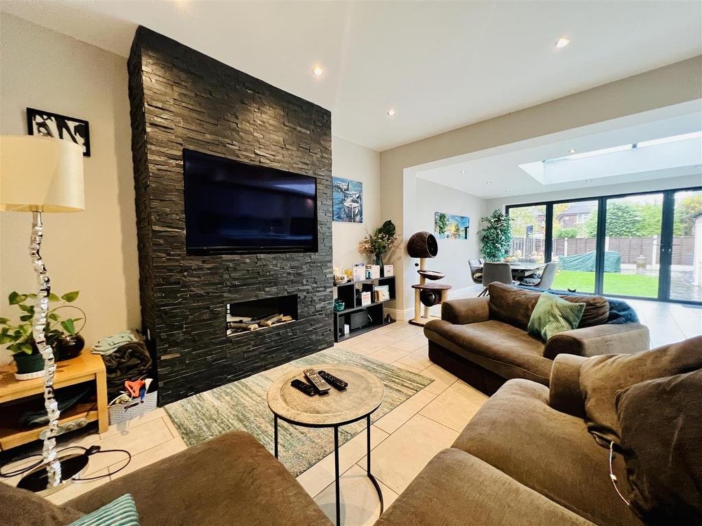 Beeston Avenue, Timperley, Altrincham 4 bed semidetached house £650,000