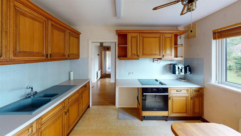 1-Spencer-Close-Kitchen.jpg