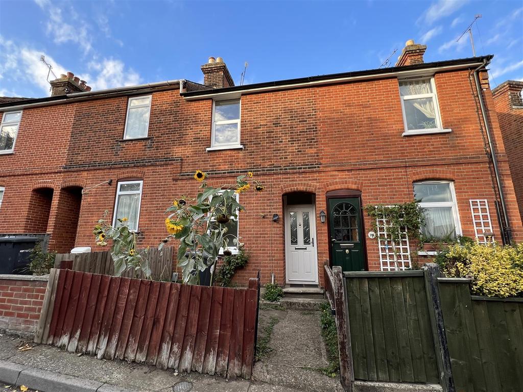 Littles Crescent, Ipswich 3 bed house £775 pcm (£179 pw)