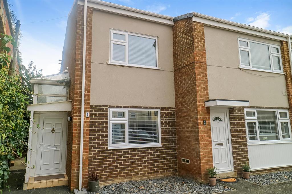 Bridge Court, Yarm 2 bed apartment £745 pcm (£172 pw)