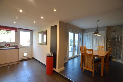 4 Beech Close, Hanwood, Shrewsbury, SY5 8RA