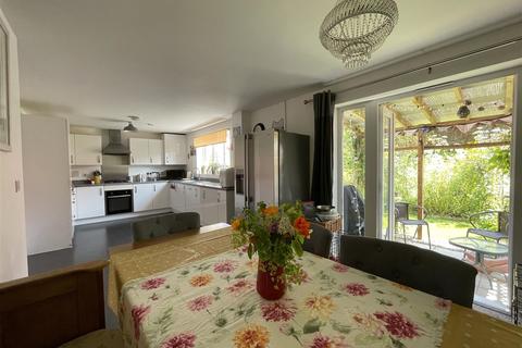23 Landerslee Drive, Truro, TR1 3GF