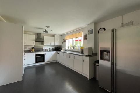 23 Landerslee Drive, Truro, TR1 3GF