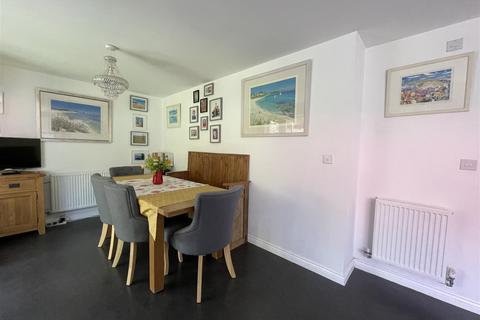 23 Landerslee Drive, Truro, TR1 3GF