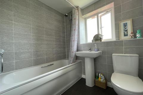 23 Landerslee Drive, Truro, TR1 3GF