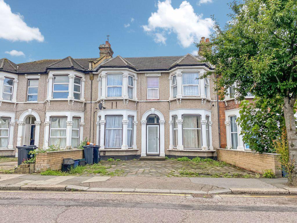 Northbrook Road Ilford 2 bed flat £1,300 pcm (£300 pw)
