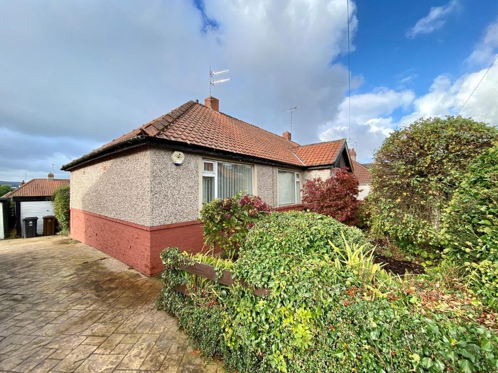 Surrey Avenue, Burnley 2 bed semidetached bungalow £135,000