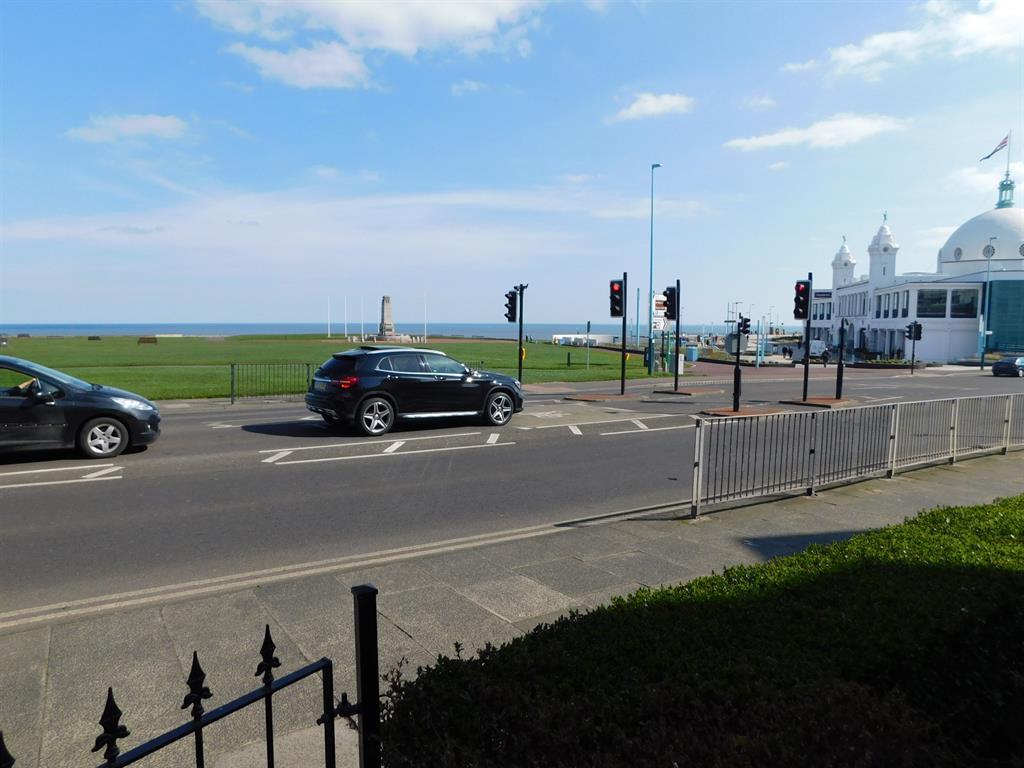 The Links, Whitley Bay, NE26 1PS 2 bed flat £825 pcm (£190 pw)