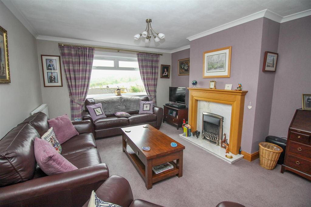 Longhope Drive, Hawick 3 bed link detached house £230,000